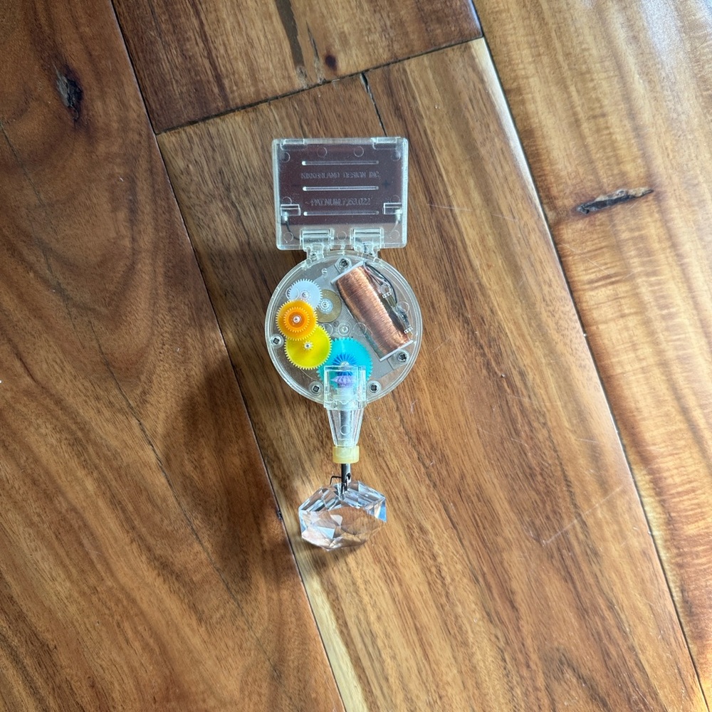 Solar-Powered Rainbow Maker